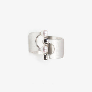CONTROL POINTS BUBBLE PEARL RING | TROVE & TONE