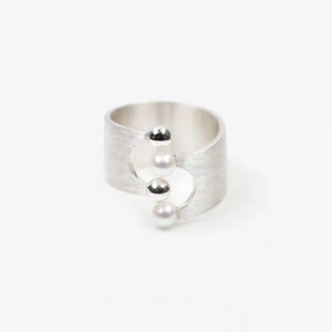 CONTROL POINTS BUBBLE PEARL RING | TROVE & TONE