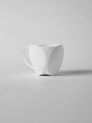 CURVE 10 CERAMIC HANDLED TEA CUP