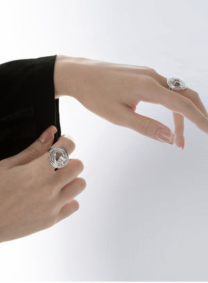 COILED KNOT RING