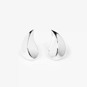 TROVE & TONE FLAME CURVE EARRING | TROVE & TONE
