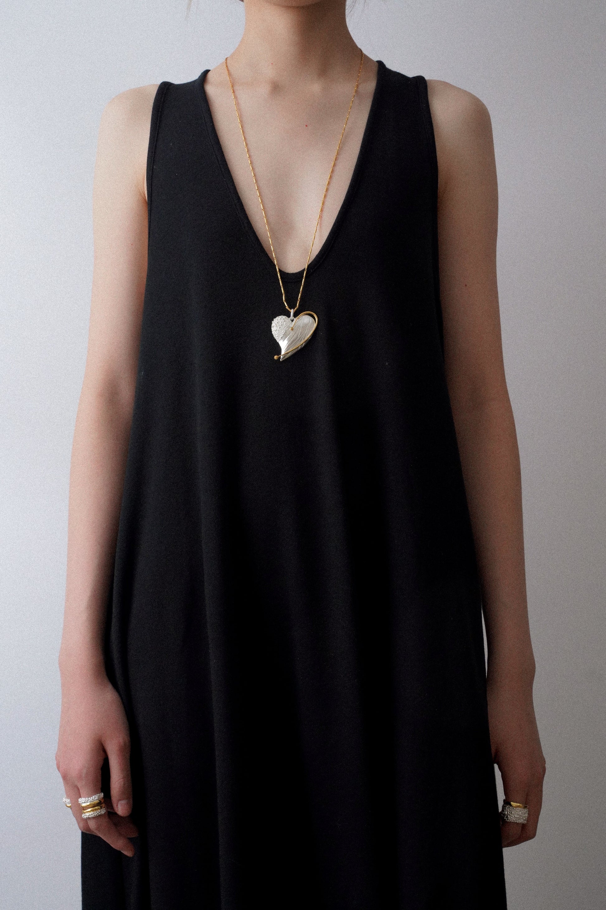 HEART-SHAPED LONG NECKLACE Necklace TROVE & TONE