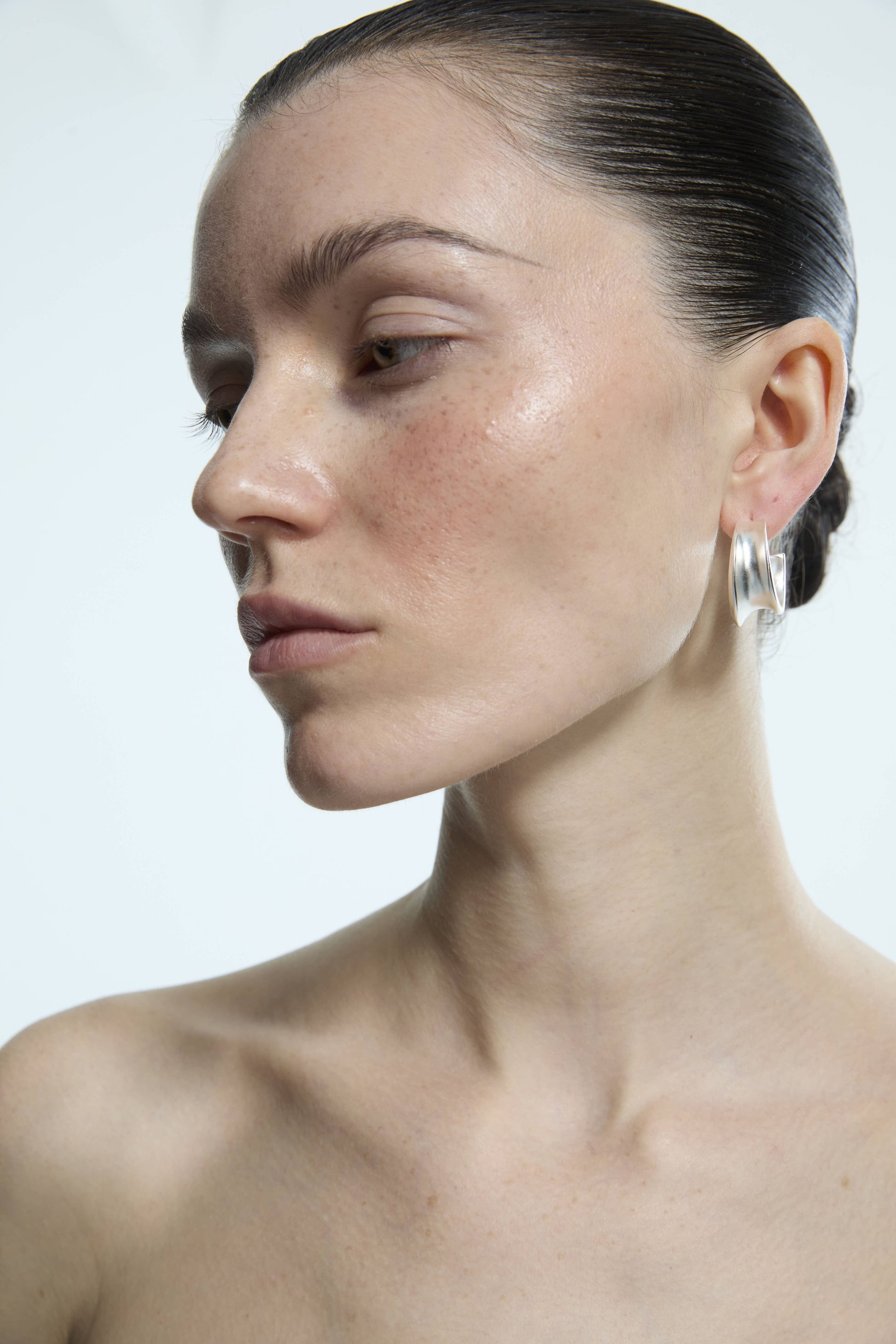 OPERA WIDE C-HOOP STUD EARRINGS Earrings TROVE & TONE