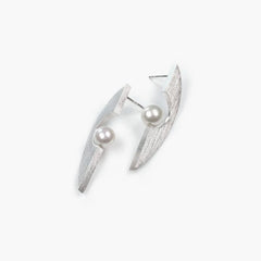 CONTROL POINTS ECLIPSE PEARL EARRING | TROVE & TONE