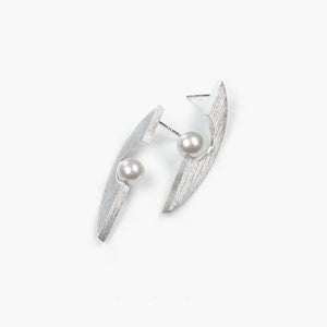 CONTROL POINTS ECLIPSE PEARL EARRING | TROVE & TONE