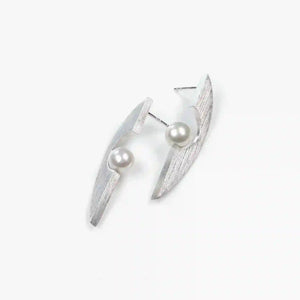 CONTROL POINTS ECLIPSE PEARL EARRING | TROVE & TONE