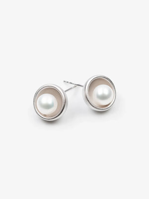CONTROL POINTS NEST INSET PEARL STUD EARRINGS | TROVE & TONE