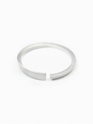 ASYMMETRIC MOBIUS LOOP CUFF