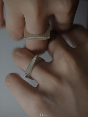 ON IISLAND CAPSULE COUPLE RING - CONCAVE | TROVE & TONE