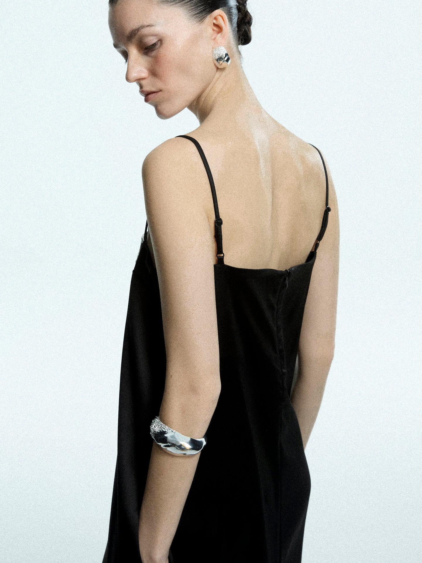 TEXTURED ARCHED BRACELET Bracelet TROVE & TONE