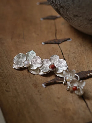 UNIGANCE.Z PHALAENOPSIS STUD EARRINGS | TROVE & TONE