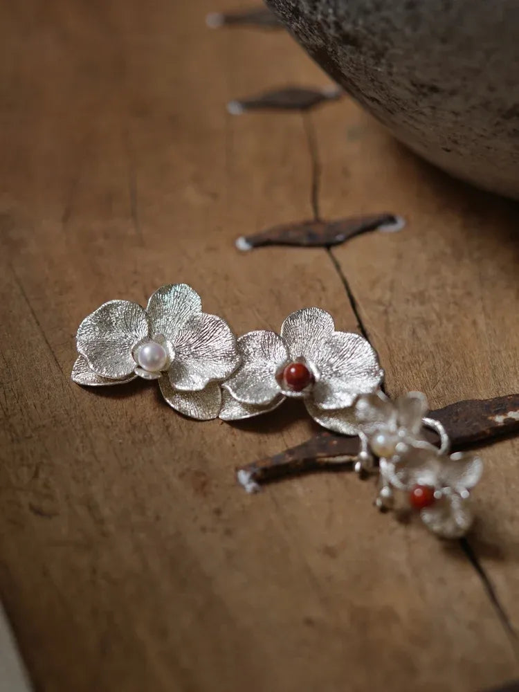 UNIGANCE.Z PHALAENOPSIS STUD EARRINGS | TROVE & TONE
