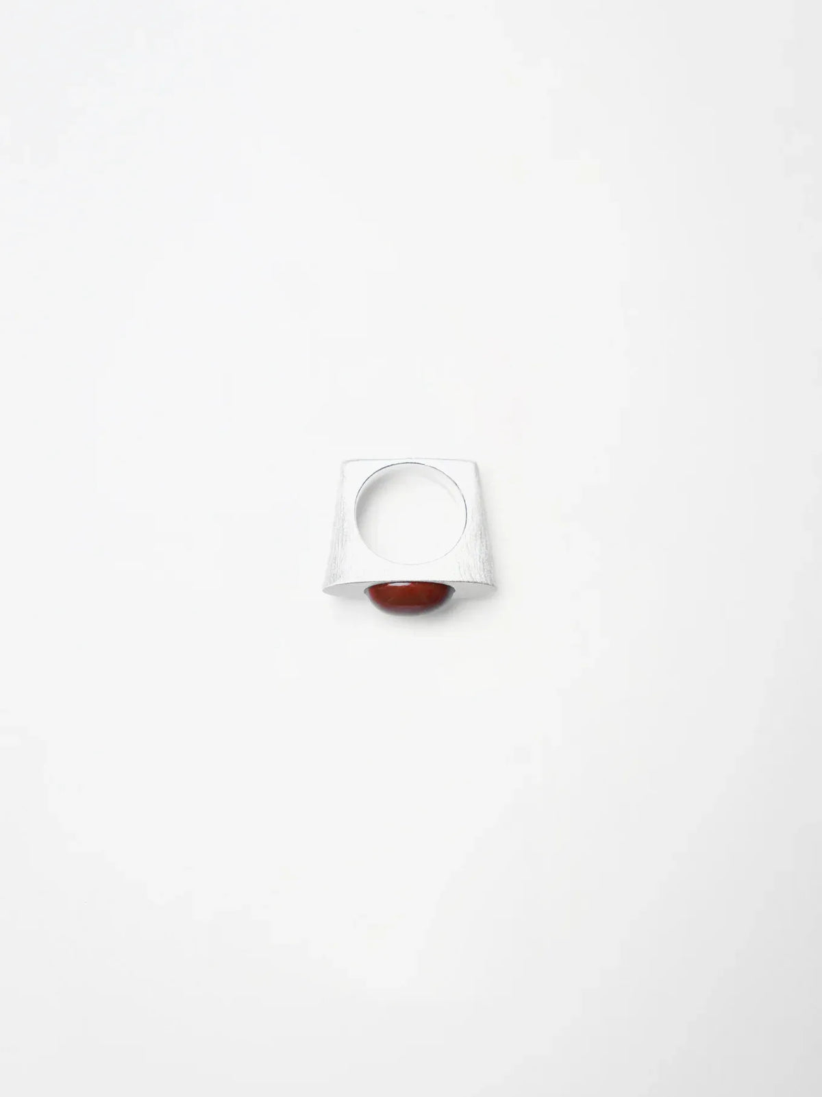 ON IISLAND OVAL RED AGATE PENDANT RING | TROVE & TONE
