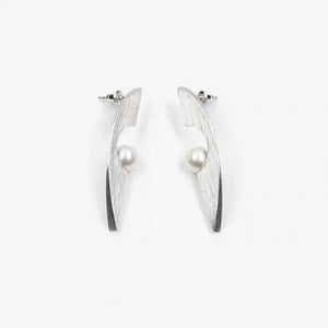 CONTROL POINTS ECLIPSE PEARL EARRING | TROVE & TONE