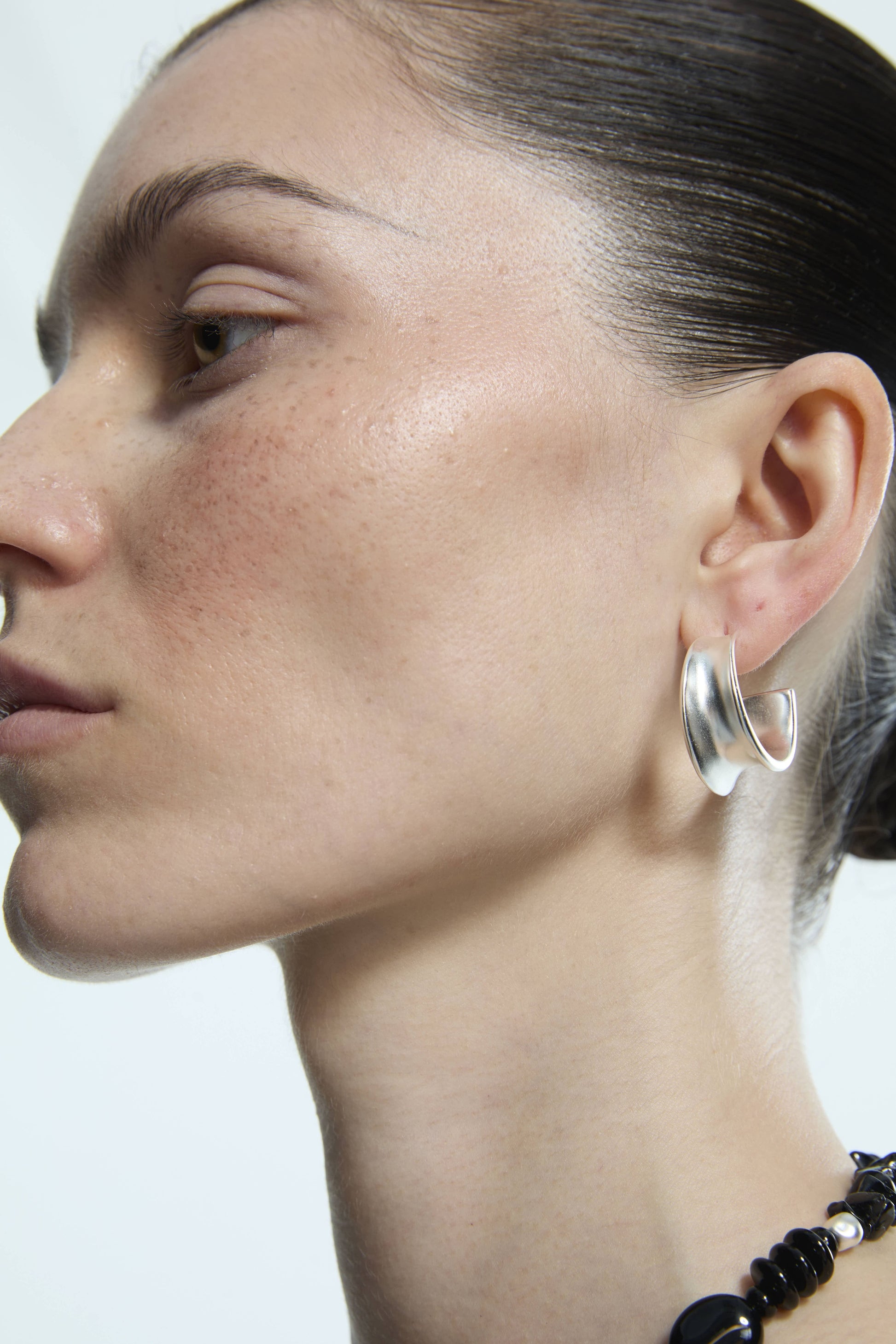 OPERA WIDE C-HOOP STUD EARRINGS Earrings TROVE & TONE