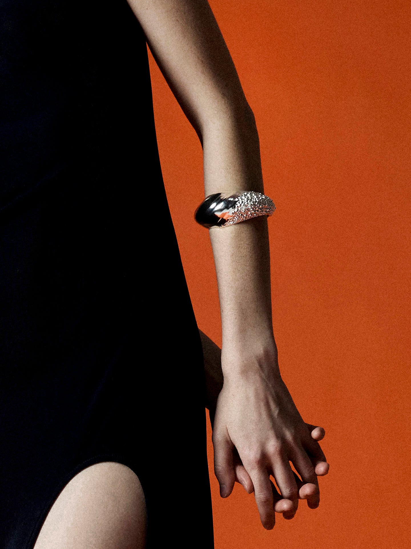 TEXTURED ARCHED BRACELET Bracelet TROVE & TONE