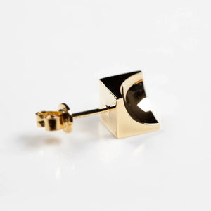 CONCAVE CUBE STUD EARRINGS