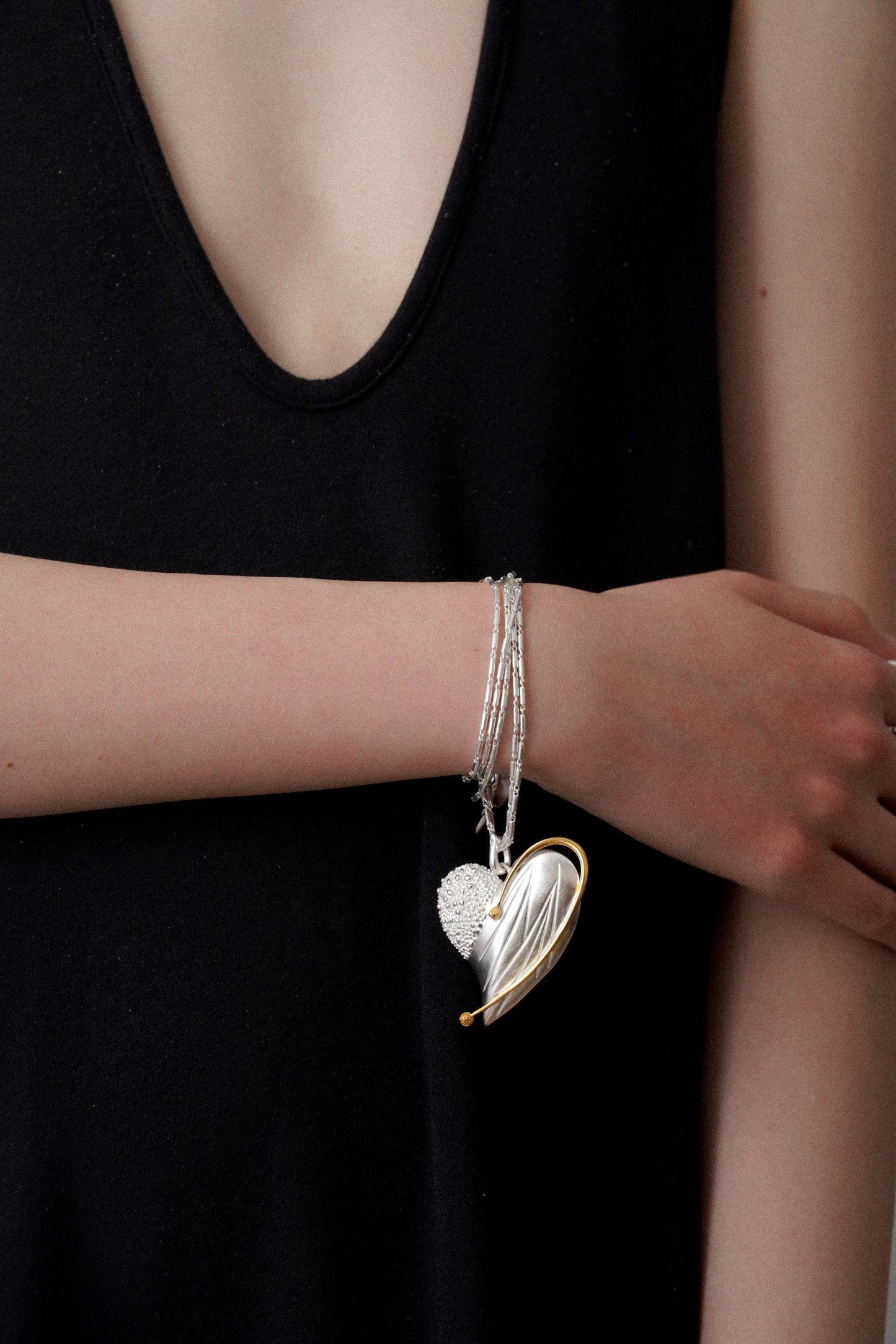 HEART-SHAPED LONG NECKLACE Necklace TROVE & TONE