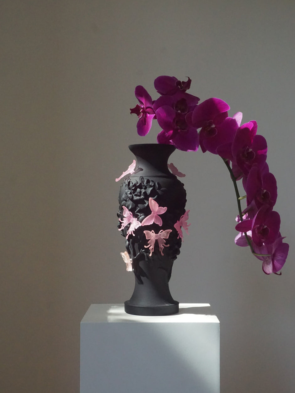 livarié flower Black Large Papillon Vif Vase | TROVE & TONE