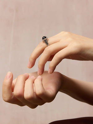 WANYEE CRAFT SCROLL PATTERN BLACK ONYX RING | TROVE & TONE