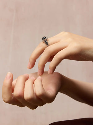 WANYEE CRAFT SCROLL PATTERN BLACK ONYX RING | TROVE & TONE