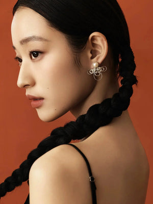 WANYEE CRAFT WOVEN CLOUD KNOT PEARL STUD EARRINGS | TROVE & TONE