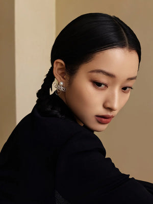 WANYEE CRAFT WOVEN CLOUD KNOT PEARL STUD EARRINGS | TROVE & TONE
