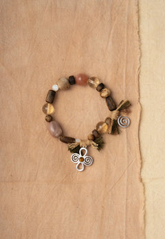 WANYEE CRAFT AGARWOOD SUNSTONE CRYSTAL BEADED BRACELET | TROVE & TONE