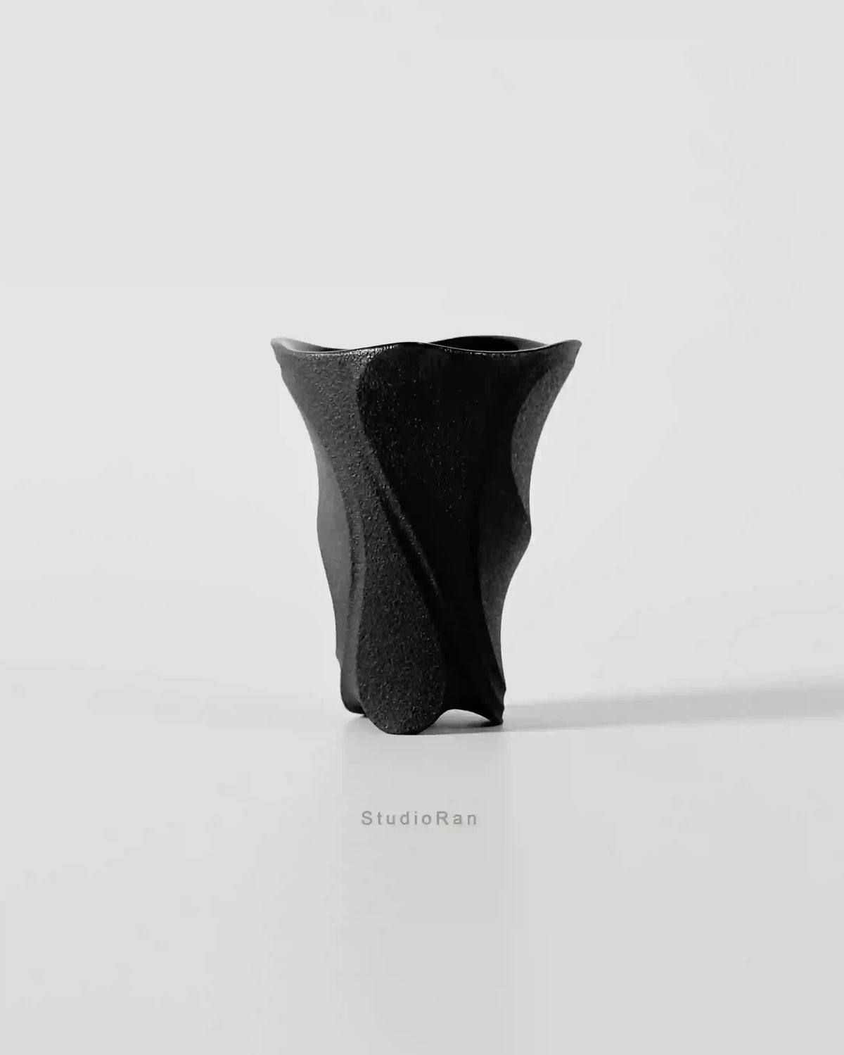 StudioRan CURVE 01 CERAMIC SMALL TEA CUP | TROVE & TONE