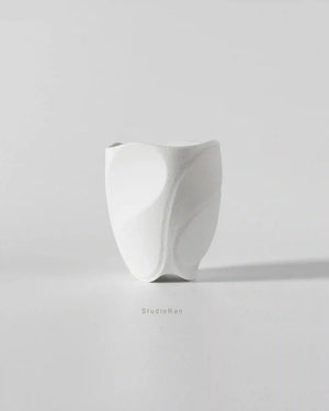 StudioRan CURVE 02 CERAMIC SMALL TEA CUP | TROVE & TONE