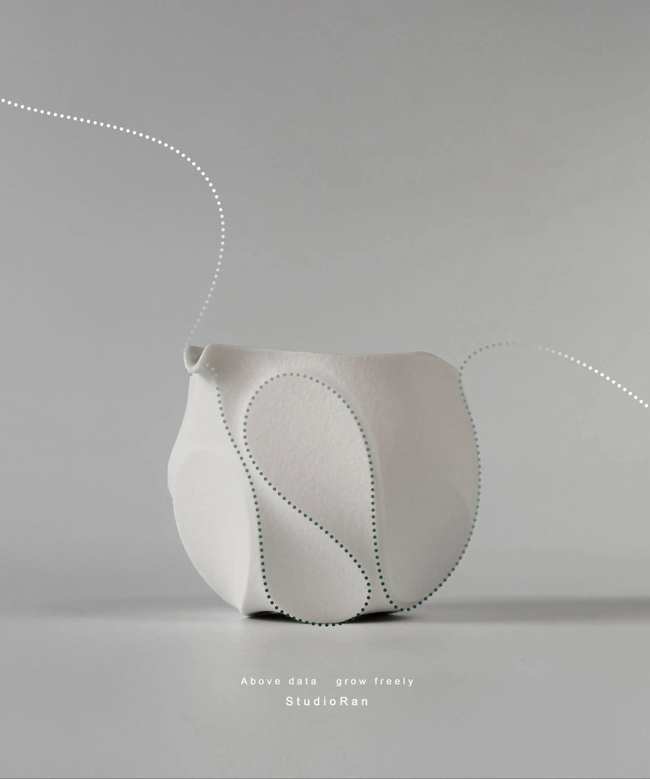 StudioRan CURVE 05 CERAMIC TEA PITCHER | TROVE & TONE