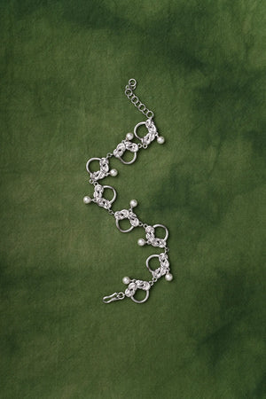 WANYEE CRAFT INTERLOCKING DOUBLE COIN KNOT PEARL BRACELET | TROVE & TONE