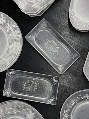 guAi Studio FROSTED GLASS PATE DE VERRE FOOTED PLATE | TROVE & TONE