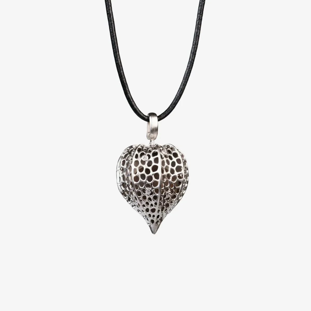 AESTH & UTIL GOLDEN BERRY OPENABLE FRAGRANCE NECKLACE | TROVE & TONE