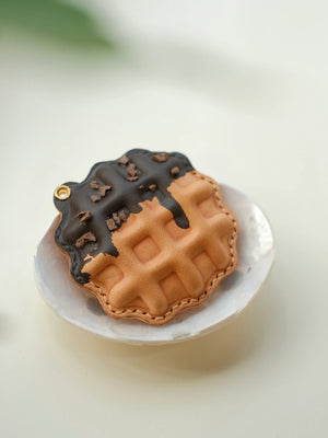 ChengTian HANDMADE LEATHER WAFFLE CHARM & FOB CASE | TROVE & TONE