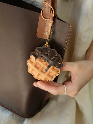 ChengTian HANDMADE LEATHER WAFFLE CHARM & FOB CASE | TROVE & TONE