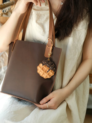 ChengTian HANDMADE LEATHER WAFFLE CHARM & FOB CASE | TROVE & TONE