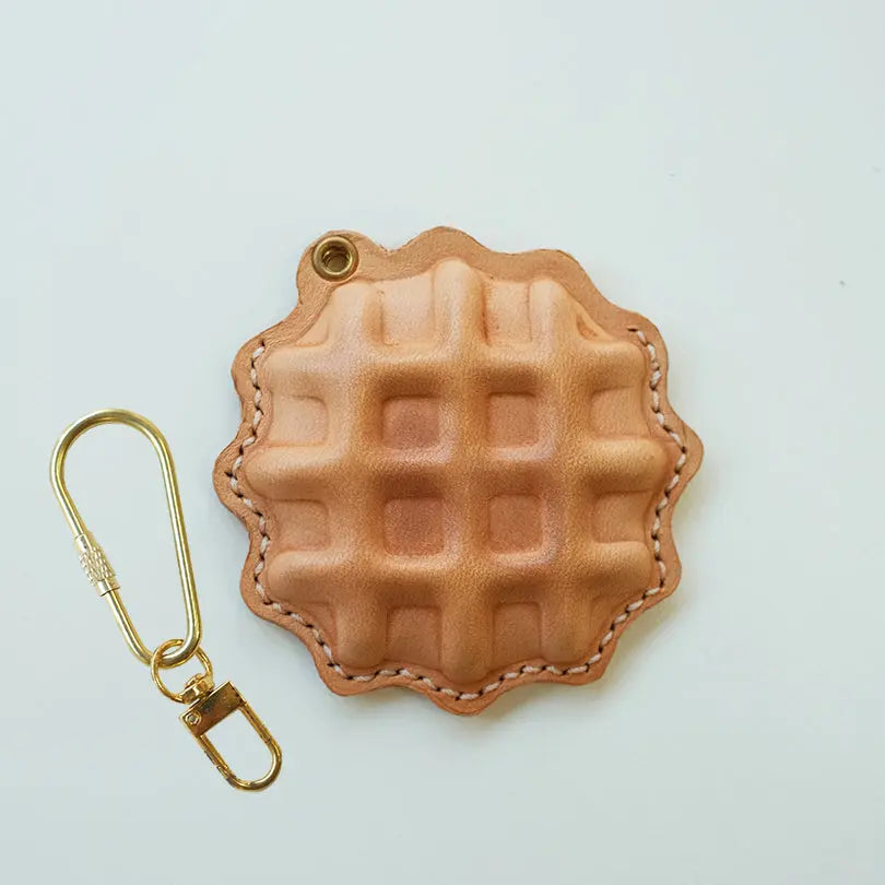 ChengTian HANDMADE LEATHER WAFFLE CHARM & FOB CASE | TROVE & TONE