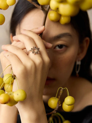 WANYEE CRAFT ICE CRACKLE LINEAR STAR SQUARE RING | TROVE & TONE