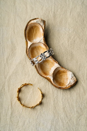 WANYEE CRAFT INTERLOCKING DOUBLE COIN KNOT CUFF | TROVE & TONE