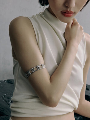 WANYEE CRAFT INTERLOCKING DOUBLE COIN KNOT CUFF | TROVE & TONE