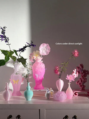PINK GRADIENT PAPILLON VIF VASE