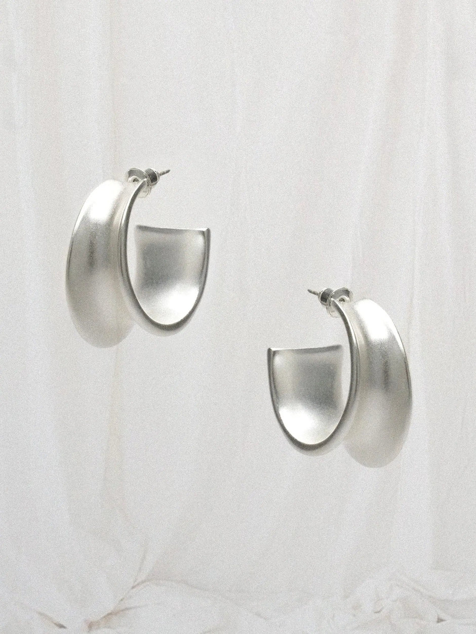 OPERA WIDE C-HOOP STUD EARRINGS