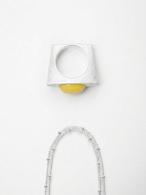 ON IISLAND OVAL HONEY AMBER PENDANT RING | TROVE & TONE