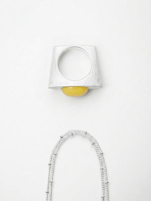 ON IISLAND OVAL HONEY AMBER PENDANT RING | TROVE & TONE