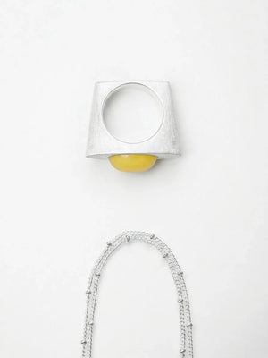 ON IISLAND OVAL HONEY AMBER PENDANT RING | TROVE & TONE