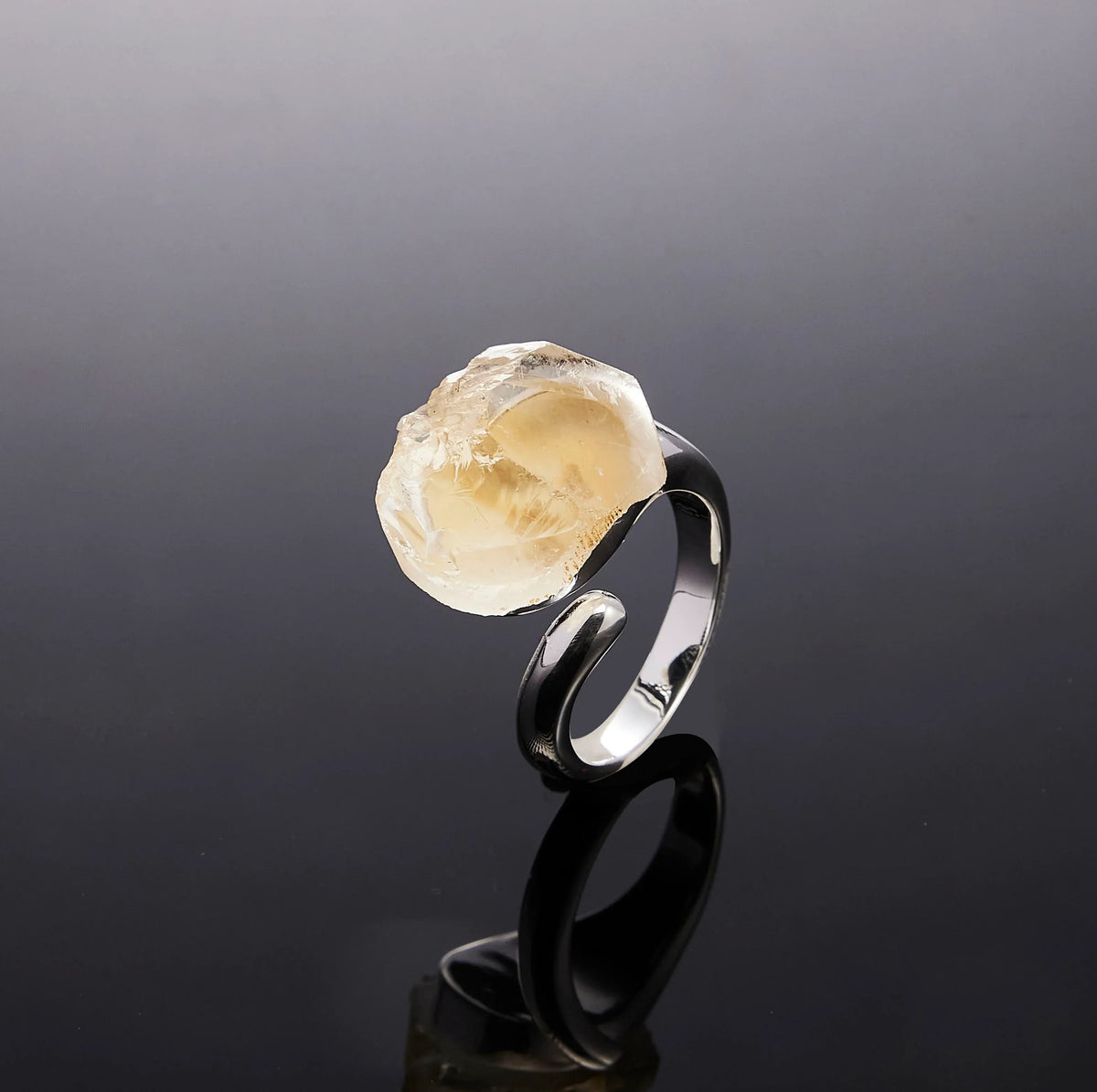 700QiBai SPIRA RAW CRYSTAL RING | TROVE & TONE