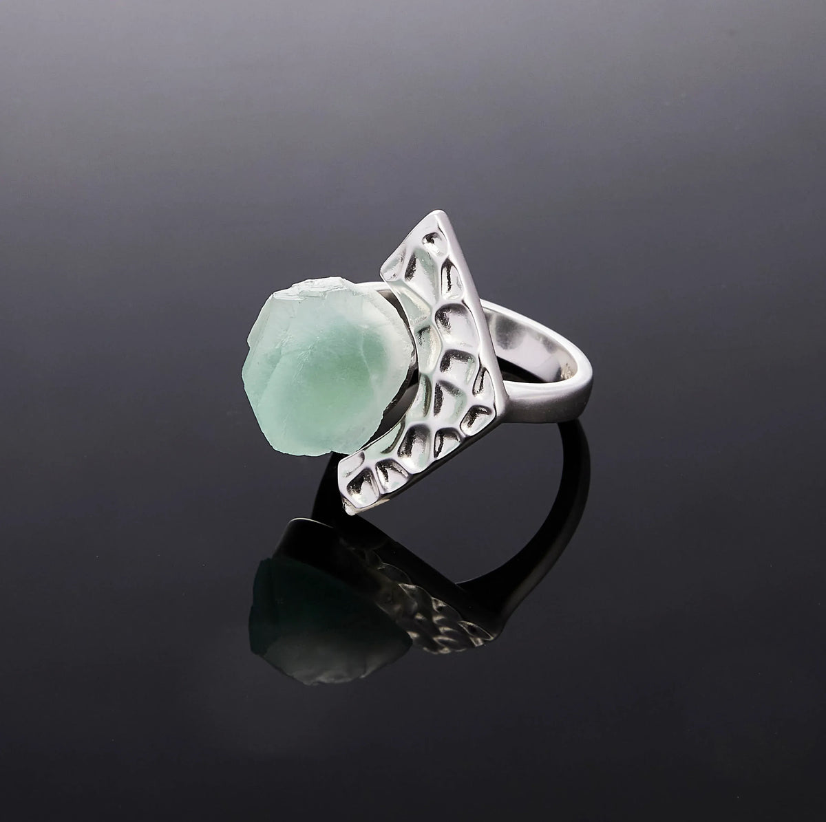 700QiBai TECTONIC BLOOM LATTICE CRYSTAL RING | TROVE & TONE