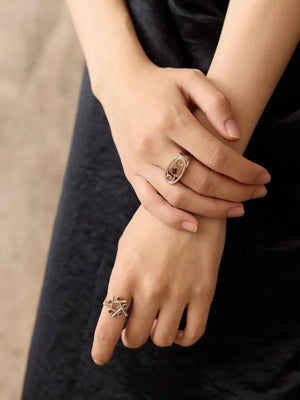 WANYEE CRAFT SCROLL PATTERN SMOKY QUARTZ RING | TROVE & TONE