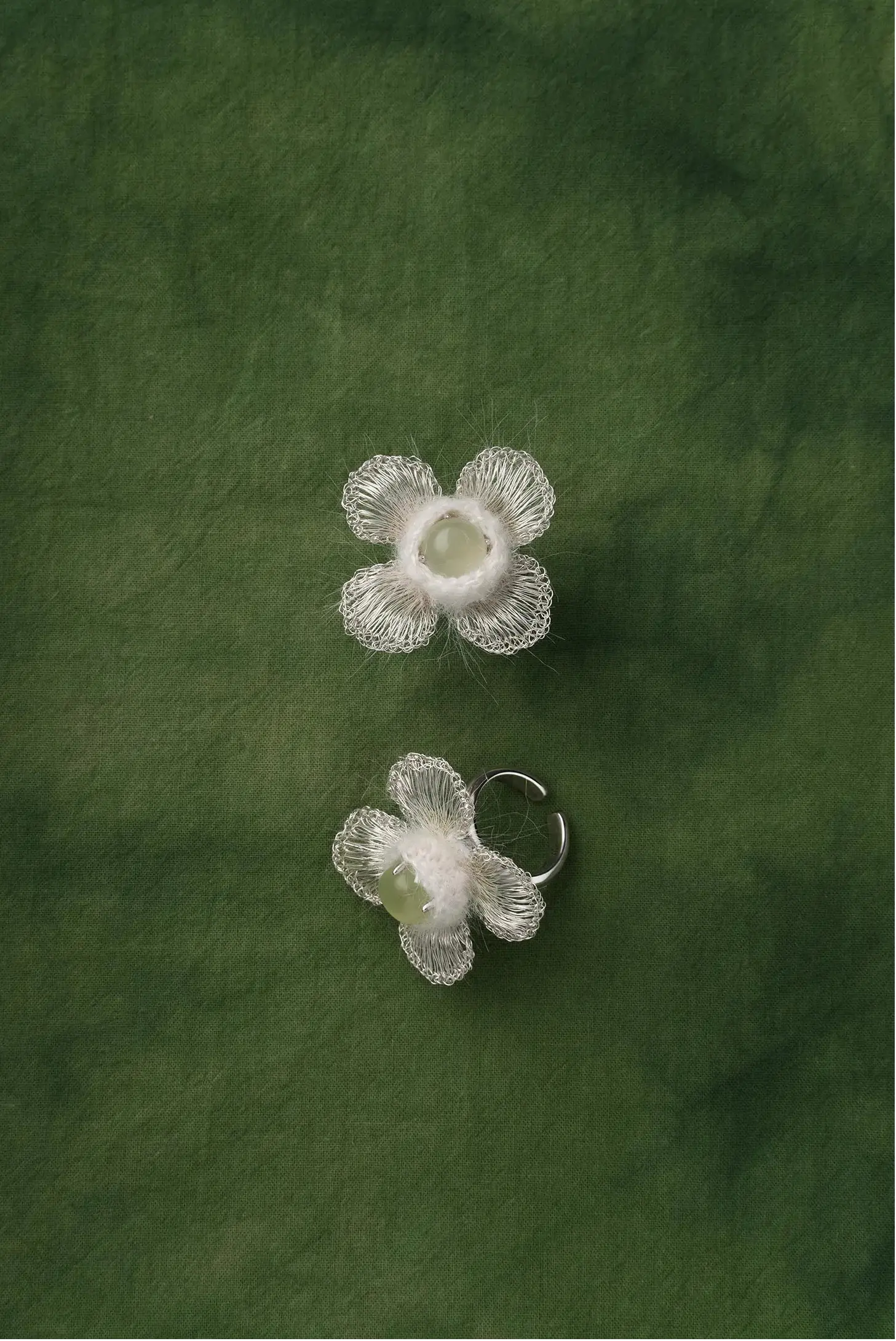 WANYEE CRAFT WIRE CROCHET FLORAL SERPENTINE JADE RING | TROVE & TONE